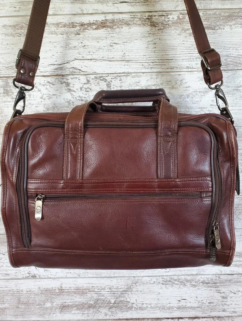 Avenues America Genuine Leather Multi-Pocket Messenger Bag Briefcase Vintage